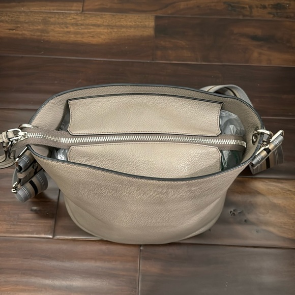 Prada Vitello Phenix Hobo Handbag - Picture 7 of 16